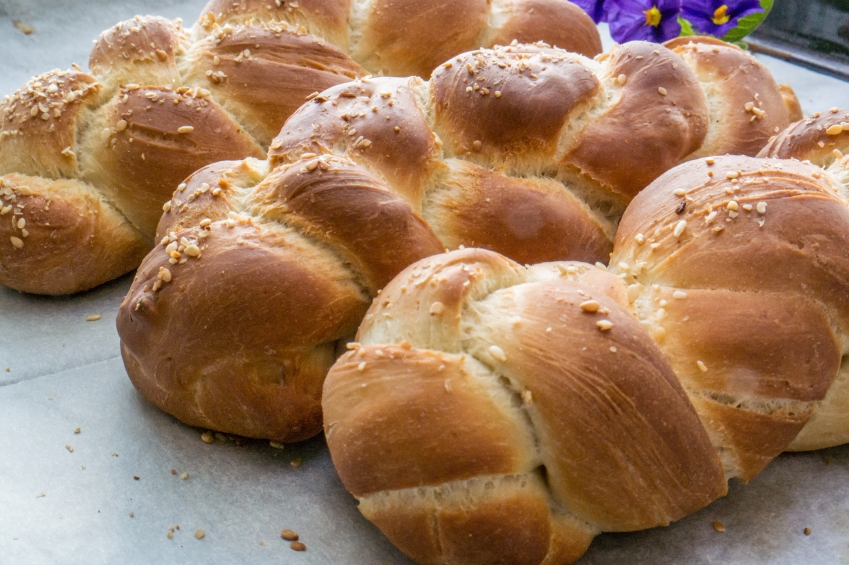 Challah-Bread-000082726897_Small