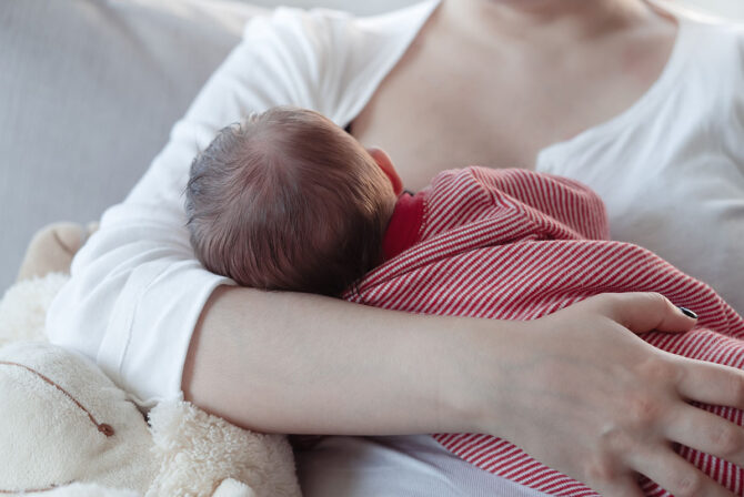 6 Ways Anyone Can Support Someone Who Is Breastfeeding