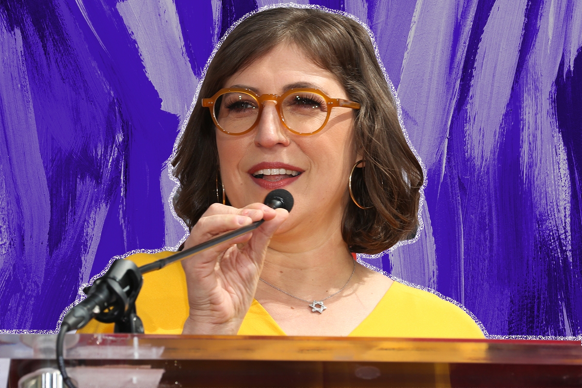 HOLLYWOOD, CALIFORNIA - MAY 01: Actress Mayim Bialik from the cast of "The Big Bang Theory" speaks onstage during the show's handprint ceremony at the TCL Chinese Theatre IMAX on May 1, 2019 in Hollywood, California. (Photo by Paul Archuleta/FilmMagic)