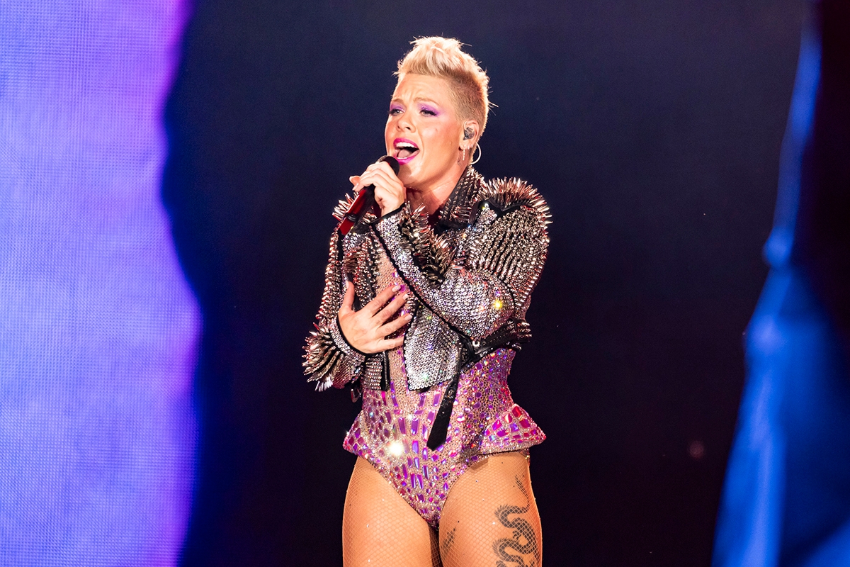 Jewish Singer Pink Responds to Anti-Circumcision Activist Who Crashed Her  Concert – Kveller