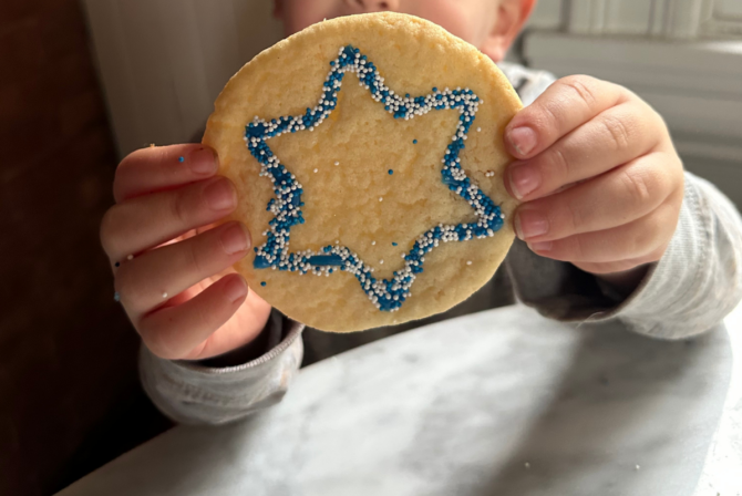 This Easy Hanukkah Cookie Hack Is So Cute