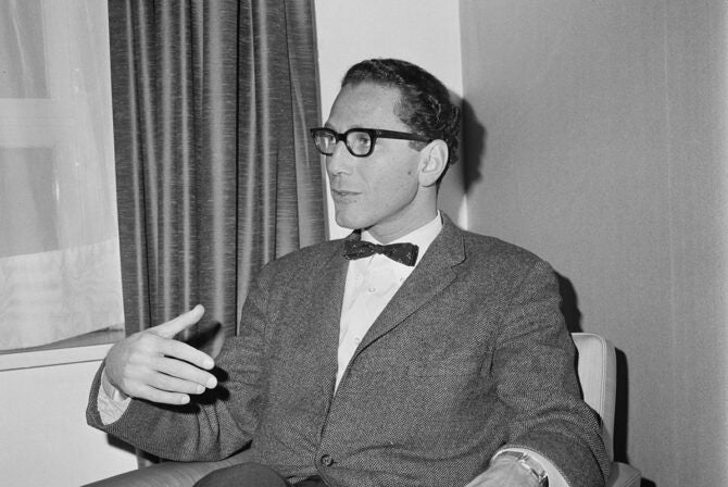 American satirical singer-songwriter, Tom Lehrer, UK, 27th October 1966.