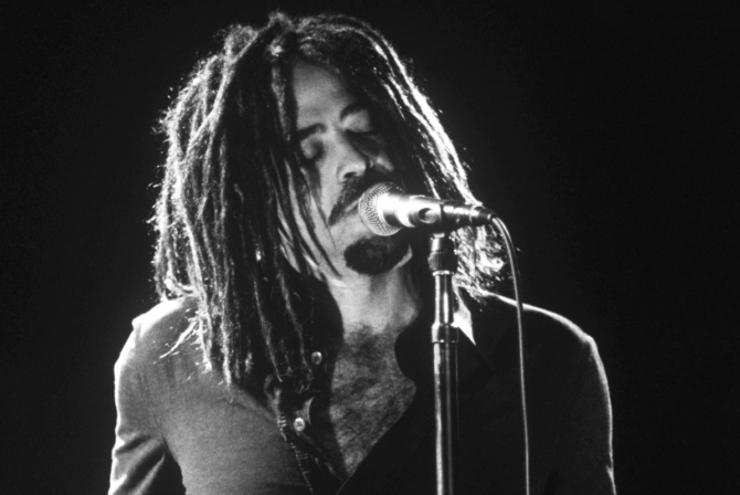 Adam Duritz of Counting Crows performs at Shoreline Amphitheatre on September 21, 1997 in Mountain View, California.