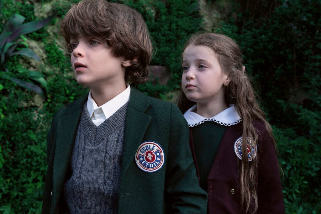 Nadie Nos Vio Partir S1. (L to R) Marion Sirot as Tamara, Alexander Varela as Isaac in Nadie Nos Vio Partir S1. Cr. Simone Falso/Netflix ©2025