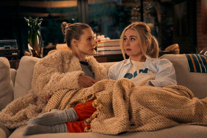 Nobody Wants This. (L to R) Kristen Bell as Joanne, Justine Lupe as Morgan in episode 206 of Nobody Wants This. Cr. Erin Simkin/Netflix © 2025