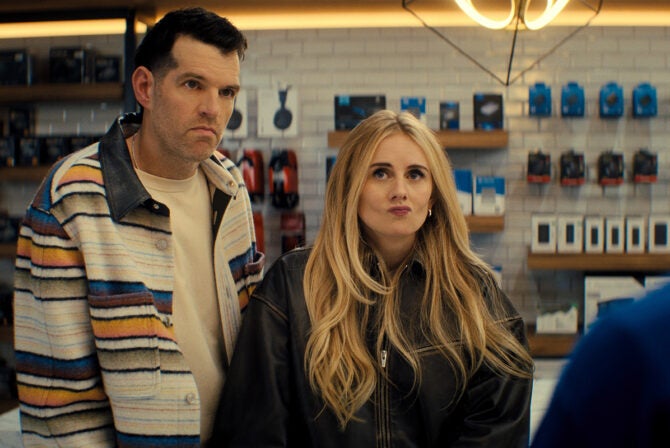 Nobody Wants This. (L to R) Timothy Simons as Sasha, Justine Lupe as Morgan in episode 208 of Nobody Wants This. Cr. Courtesy of Netflix © 2025